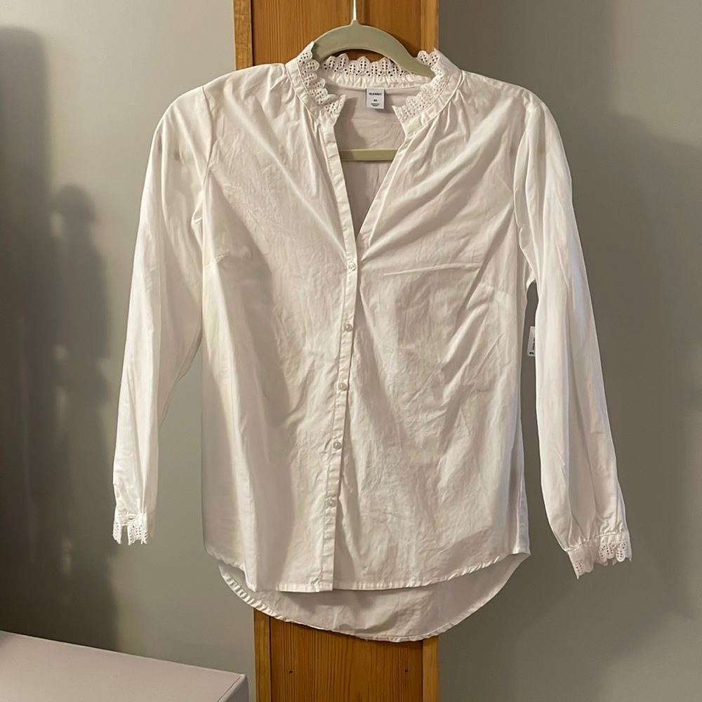 Old Navy white womens button down blouse NWT